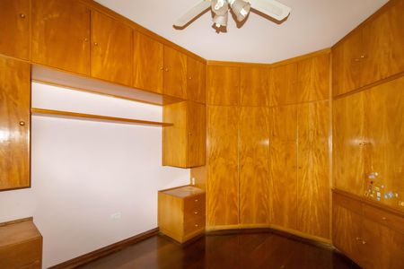 Casa de condomínio à venda com 450m², 5 quartos e 6 vagasSuíte 3