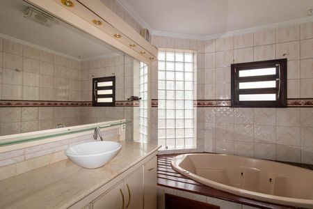 Casa de condomínio à venda com 450m², 5 quartos e 6 vagasSuíte 1