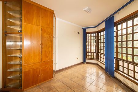 Casa de condomínio à venda com 450m², 5 quartos e 6 vagasQuarto 4