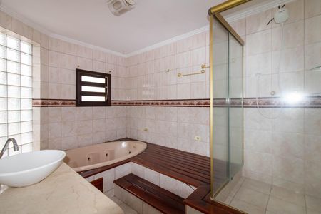 Casa de condomínio à venda com 450m², 5 quartos e 6 vagasSuíte 1