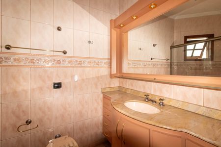 Casa de condomínio à venda com 450m², 5 quartos e 6 vagasSuíte 3