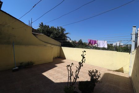 Casa para alugar com 79m², 2 quartos e sem vagaVaranda / Quintal