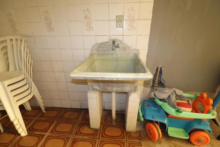 Casa para alugar com 79m², 2 quartos e sem vagaÁrea de Serviço