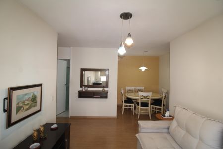 Apartamento à venda com 73m², 2 quartos e 1 vagaSala