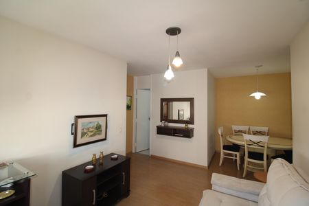 Apartamento à venda com 73m², 2 quartos e 1 vagaSala