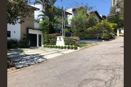 Casa de condomínio à venda com 202m², 3 quartos e 4 vagas Casa de condomínio à venda com 202m², 3 quartos e 4 vagasFoto 01