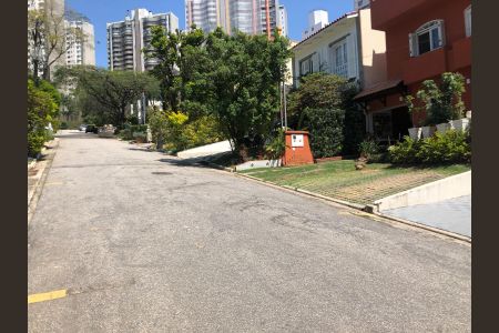 Casa de condomínio à venda com 202m², 3 quartos e 4 vagas Casa de condomínio à venda com 202m², 3 quartos e 4 vagasFoto 01