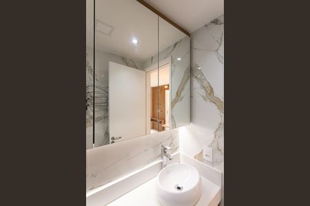 Apartamento à venda com 39m², 2 quartos e 1 vaga Apartamento à venda com 39m², 2 quartos e 1 vagaBanheiro