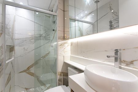 Apartamento à venda com 39m², 2 quartos e 1 vaga Apartamento à venda com 39m², 2 quartos e 1 vagaBanheiro