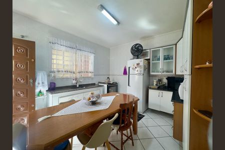 Casa à venda com 185m², 3 quartos e 3 vagas