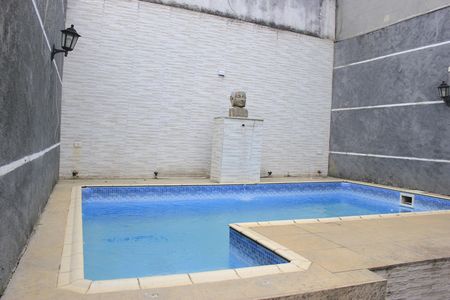 Casa à venda com 242m², 4 quartos e 4 vagasEspaço Gourmet e piscina