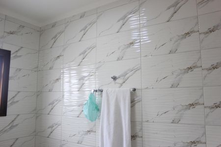 Casa à venda com 242m², 4 quartos e 4 vagasBanheiro social