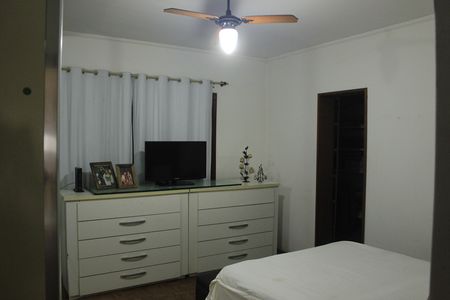 Casa à venda com 242m², 4 quartos e 4 vagasQuarto 1