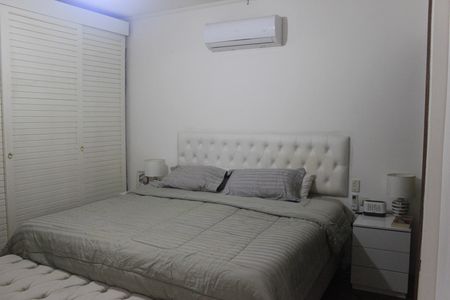 Casa à venda com 242m², 4 quartos e 4 vagasSuíte 2