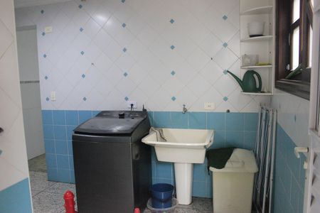 Casa à venda com 242m², 4 quartos e 4 vagasÁrea de Serviço
