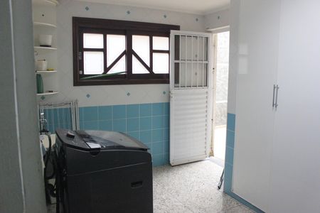 Casa à venda com 242m², 4 quartos e 4 vagasÁrea de Serviço