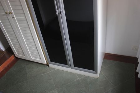 Casa à venda com 242m², 4 quartos e 4 vagasCloset da suíte 2