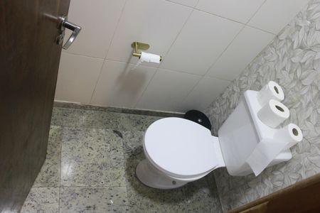 Casa à venda com 242m², 4 quartos e 4 vagasLavabo