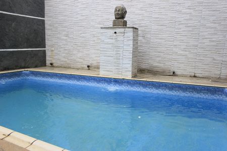 Casa à venda com 242m², 4 quartos e 4 vagasEspaço Gourmet e piscina