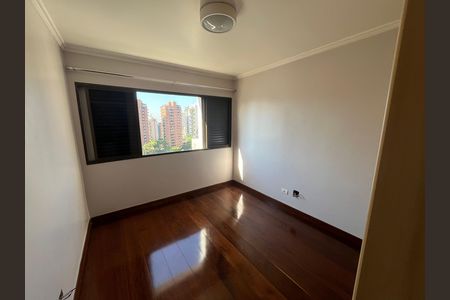 Apartamento à venda com 198m², 4 quartos e 4 vagas Apartamento à venda com 198m², 4 quartos e 4 vagasQuarto