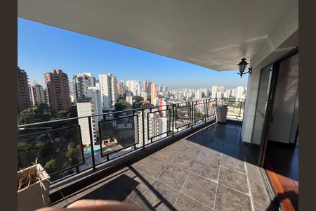 Apartamento à venda com 198m², 4 quartos e 4 vagas Apartamento à venda com 198m², 4 quartos e 4 vagasSacada