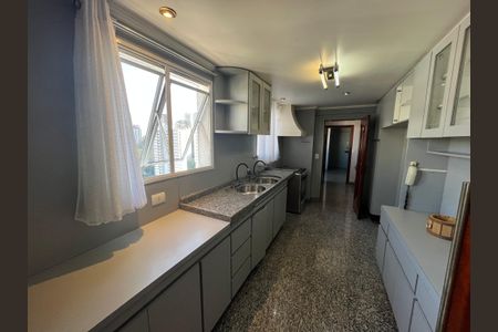 Apartamento à venda com 198m², 4 quartos e 4 vagas Apartamento à venda com 198m², 4 quartos e 4 vagasCozinha