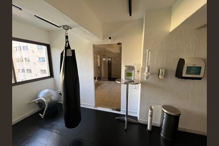 Apartamento à venda com 198m², 4 quartos e 4 vagas Apartamento à venda com 198m², 4 quartos e 4 vagasÁrea comum - Academia