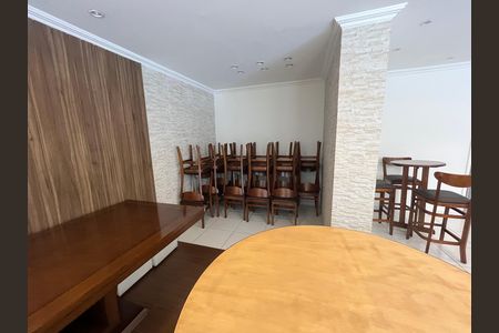 Apartamento à venda com 198m², 4 quartos e 4 vagas Apartamento à venda com 198m², 4 quartos e 4 vagasÁrea comum - Salão de festas