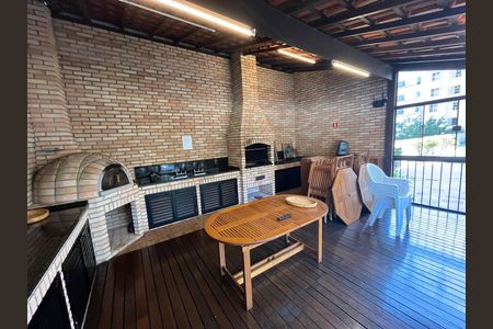 Apartamento à venda com 198m², 4 quartos e 4 vagas Apartamento à venda com 198m², 4 quartos e 4 vagasÁrea comum - Churrasqueira