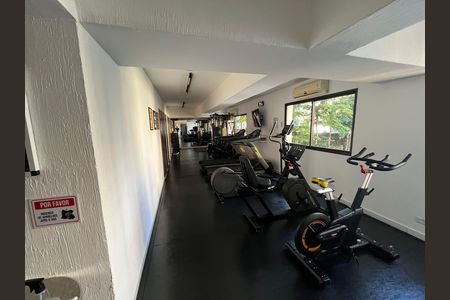 Apartamento à venda com 198m², 4 quartos e 4 vagas Apartamento à venda com 198m², 4 quartos e 4 vagasÁrea comum - Academia