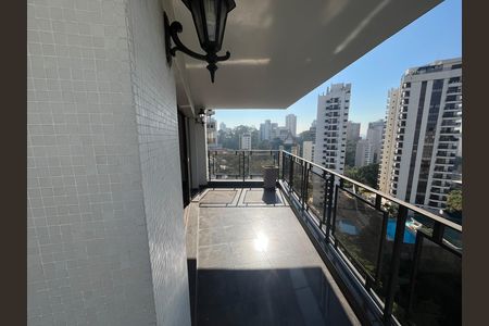 Apartamento à venda com 198m², 4 quartos e 4 vagas Apartamento à venda com 198m², 4 quartos e 4 vagasSacada