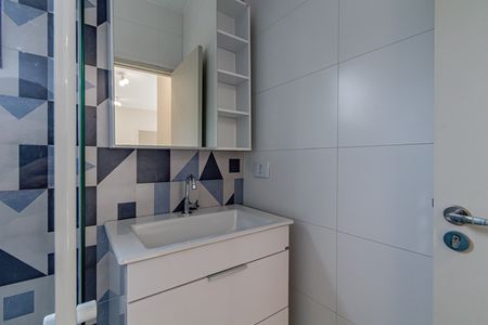 Banheiro de apartamento para alugar com 2 quartos, 46m² em Barra Funda, São Paulo