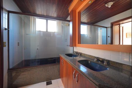 Apartamento para alugar com 100m², 4 quartos e 2 vagasBanheiro da Suíte