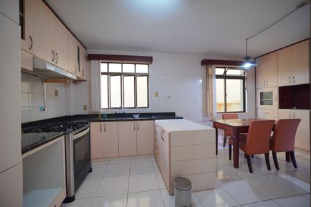 Apartamento para alugar com 100m², 4 quartos e 2 vagasCozinha