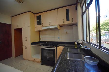 Apartamento para alugar com 100m², 4 quartos e 2 vagasCozinha