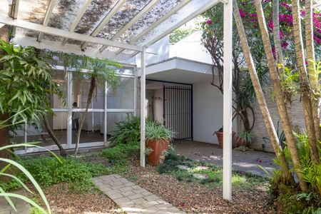 Casa para alugar com 200m², 3 quartos e 2 vagas Casa para alugar com 200m², 3 quartos e 2 vagasQuintal