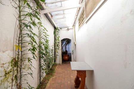 Casa para alugar com 200m², 3 quartos e 2 vagas Casa para alugar com 200m², 3 quartos e 2 vagasCorredor