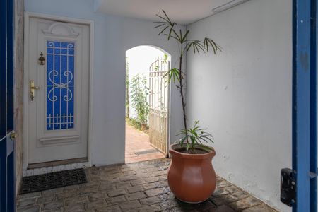 Casa para alugar com 200m², 3 quartos e 2 vagas Casa para alugar com 200m², 3 quartos e 2 vagasEntrada