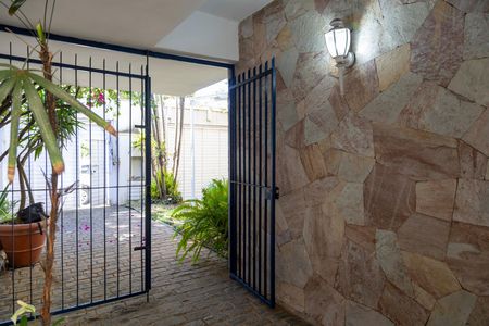 Casa para alugar com 200m², 3 quartos e 2 vagas Casa para alugar com 200m², 3 quartos e 2 vagasEntrada