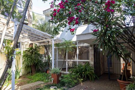 Casa para alugar com 200m², 3 quartos e 2 vagas Casa para alugar com 200m², 3 quartos e 2 vagasQuintal