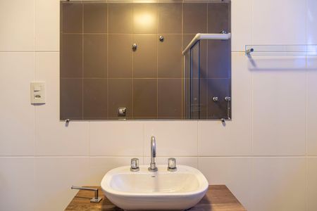 Casa para alugar com 200m², 3 quartos e 2 vagas Casa para alugar com 200m², 3 quartos e 2 vagasBanheiro da Suíte