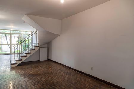 Casa para alugar com 200m², 3 quartos e 2 vagas Casa para alugar com 200m², 3 quartos e 2 vagasSala