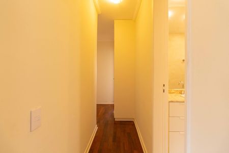 Corredor de apartamento para alugar com 3 quartos, 97m² em Vila Olímpia, São Paulo
