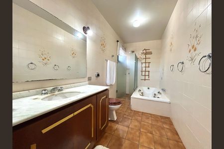 Casa para alugar com 391m², 5 quartos e 3 vagas Casa para alugar com 391m², 5 quartos e 3 vagasBanheiro suíte