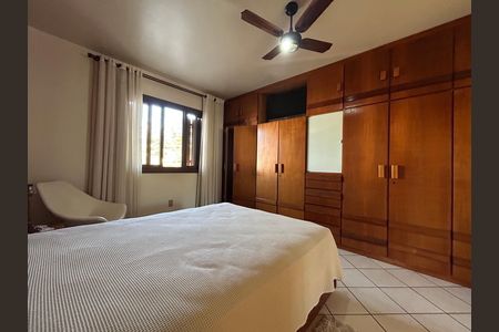 Casa para alugar com 391m², 5 quartos e 3 vagas Casa para alugar com 391m², 5 quartos e 3 vagasSuíte