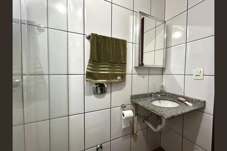 Casa para alugar com 391m², 5 quartos e 3 vagas Casa para alugar com 391m², 5 quartos e 3 vagasBanheiro da área de serviço