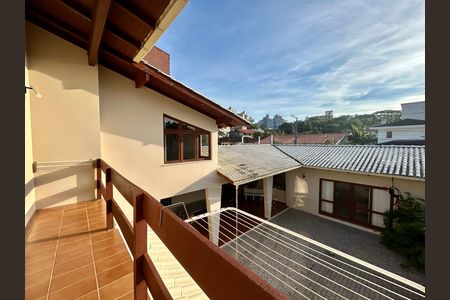 Casa para alugar com 391m², 5 quartos e 3 vagas Casa para alugar com 391m², 5 quartos e 3 vagasVaranda