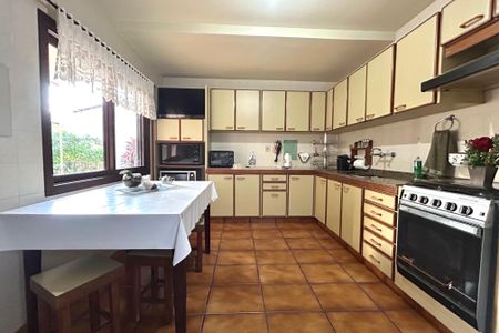 Casa para alugar com 391m², 5 quartos e 3 vagas Casa para alugar com 391m², 5 quartos e 3 vagasCozinha
