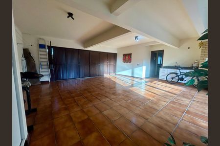 Casa para alugar com 391m², 5 quartos e 3 vagas Casa para alugar com 391m², 5 quartos e 3 vagasGaragem