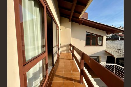 Casa para alugar com 391m², 5 quartos e 3 vagas Casa para alugar com 391m², 5 quartos e 3 vagasVaranda